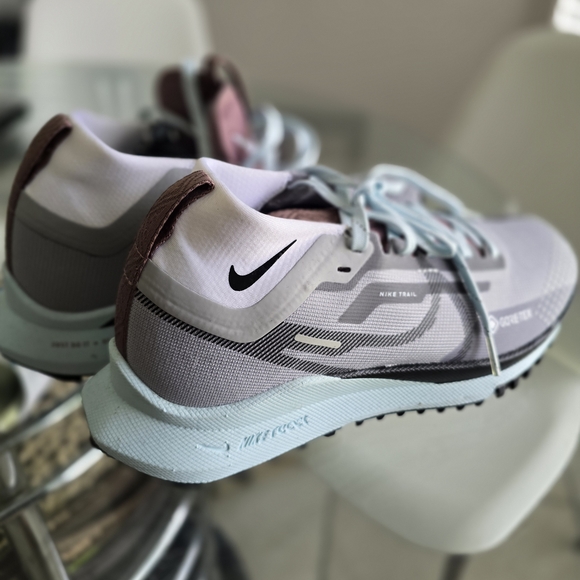Nike Women's Trail Sneakers Pegasus Trail4 GORETEX- Gray & Light BLUE waterproof - Picture 6 of 9
